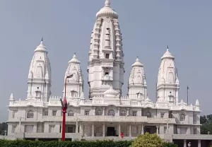 Shree Radhakrishna Temple Kanpur tour by tempo traveller