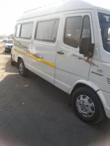 12 seater tempo traveller