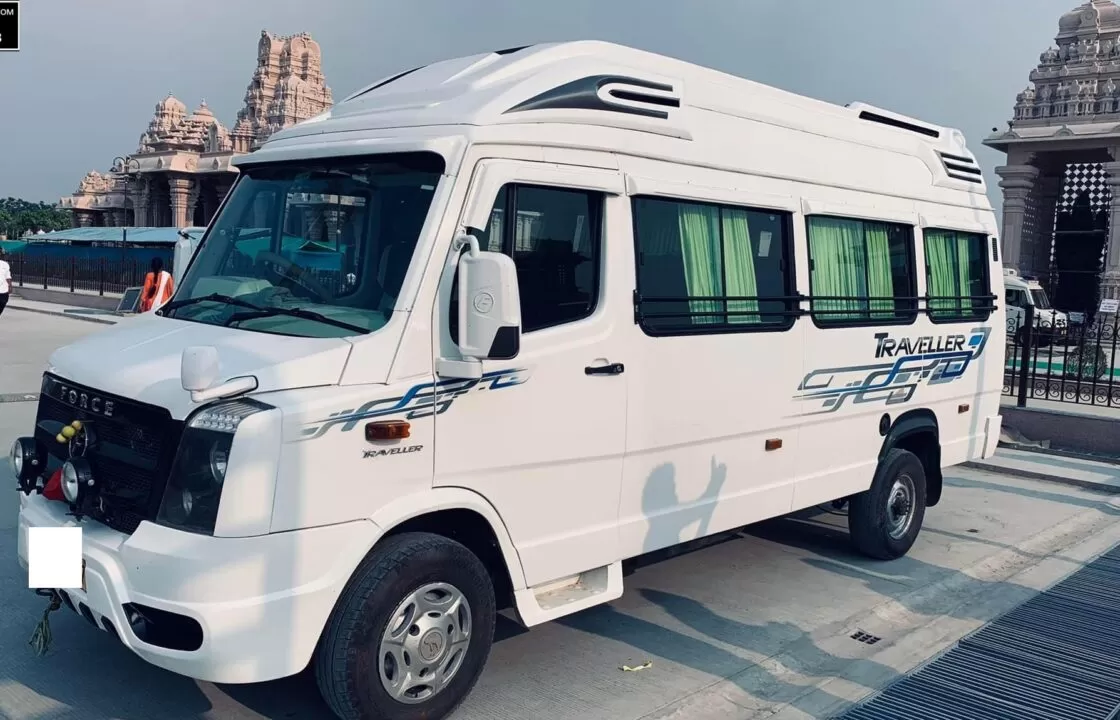 13 seater tempo traveller