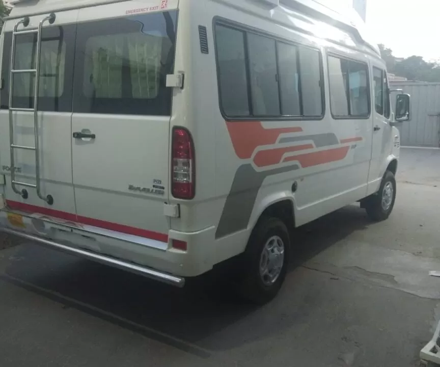 hire tempo traveller