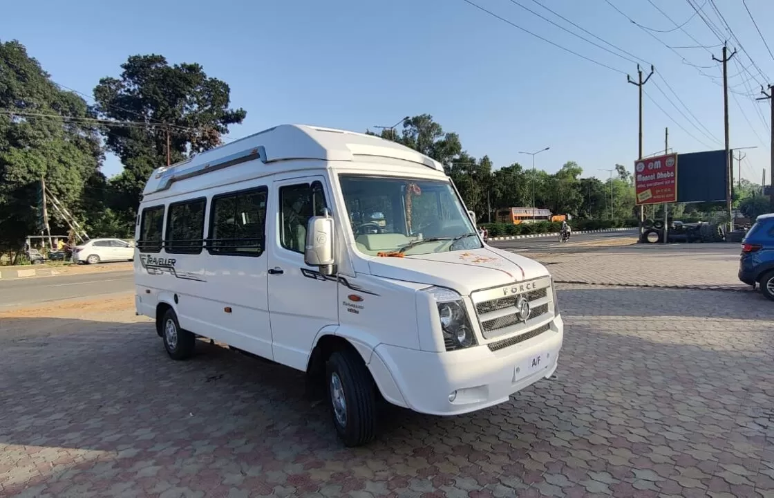 tempo traveller 15 seater