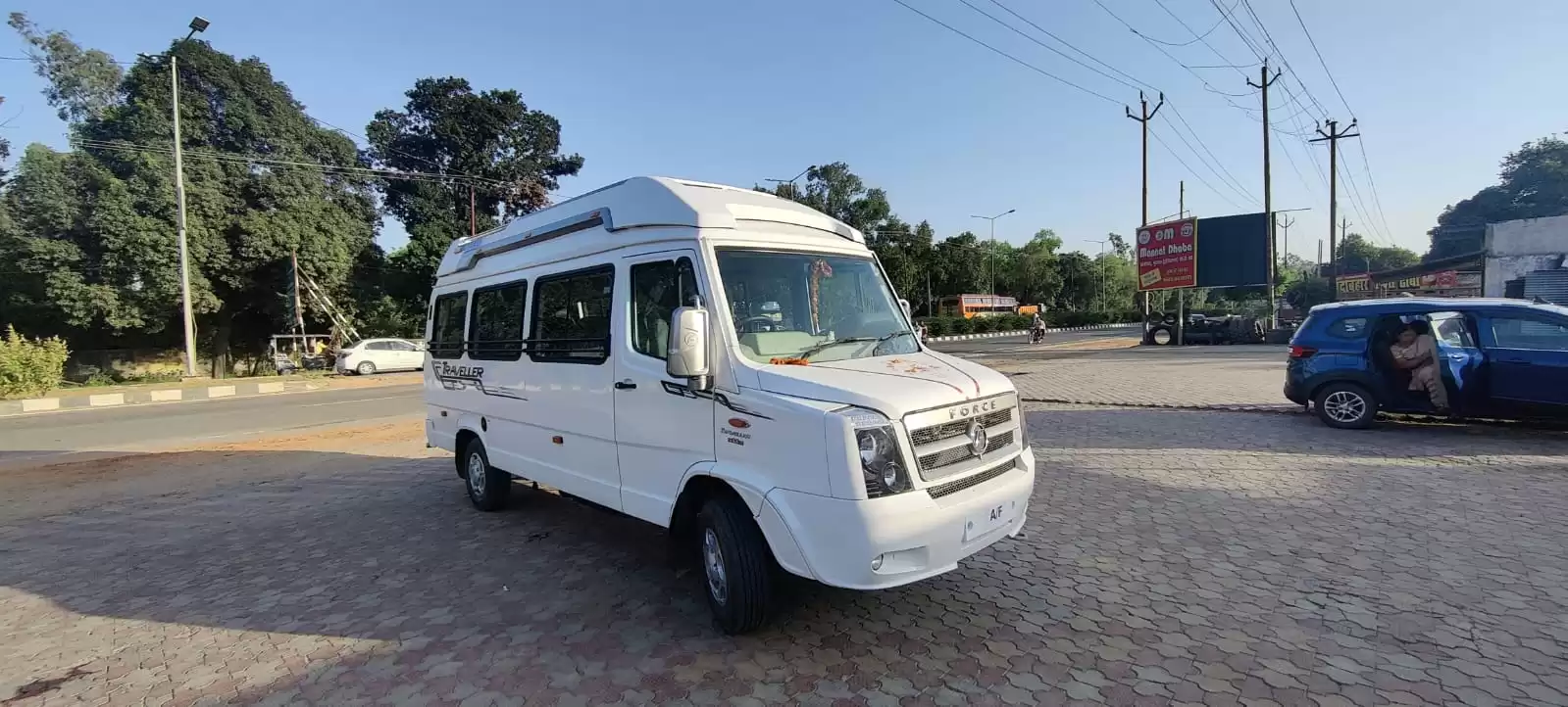 15 Seater Tempo Traveller